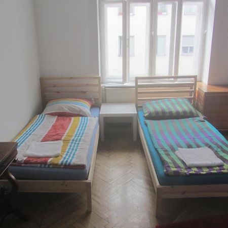 Fewo Pazmaniten Viena Exterior foto